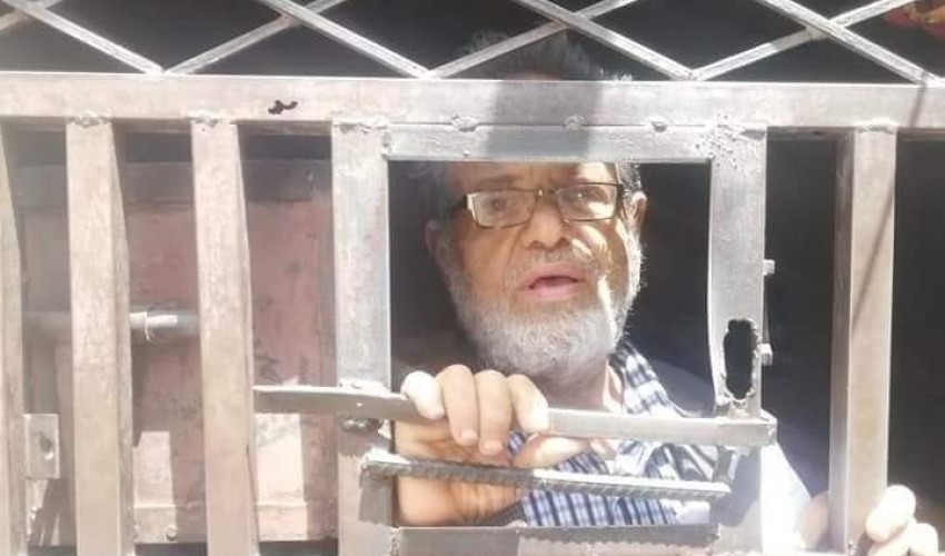بعد 40 عاما من الخدمة .. محكمة في صنعاء تعتقل عميد الصحفيين اليمنيين بعد أن عجز عن سداد الإيجار ( اسم + صورة)